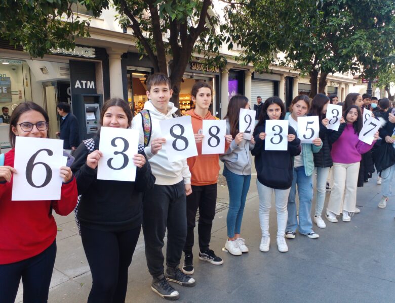 HUMAN CHAIN OF DECIMALS OF THE WORLD ‘S LARGEST PI NUMBER IN SEVILLE